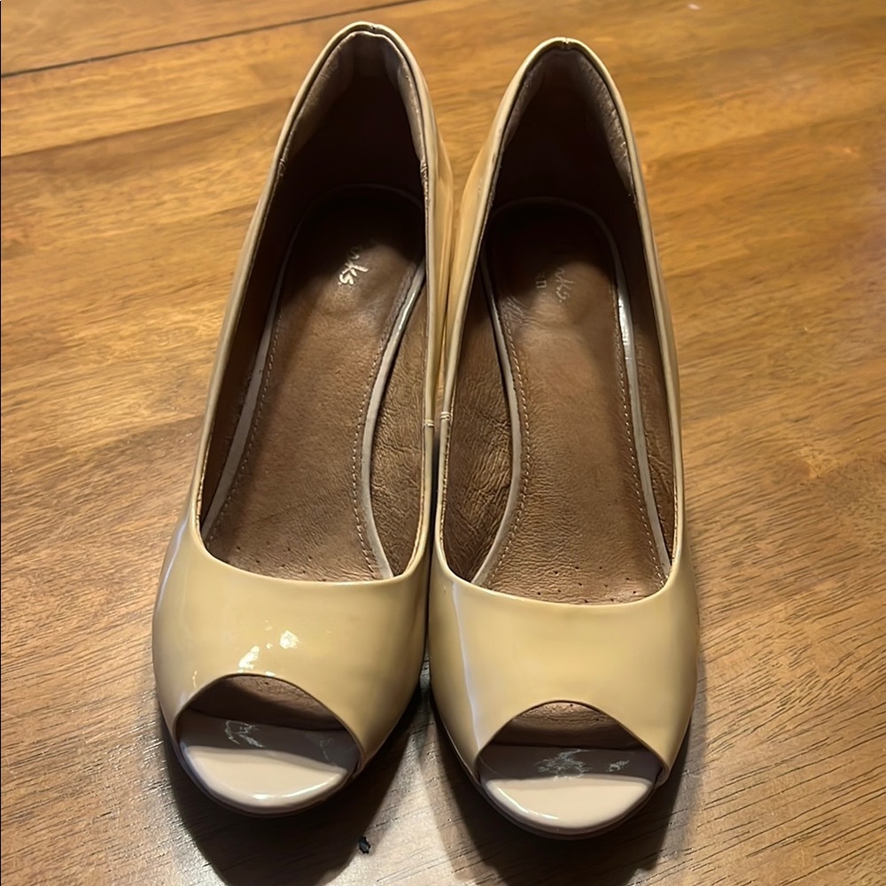 Clarks Nude Heels Elegant Peep Toe